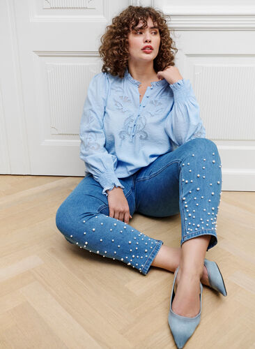 Emily jeans coupe slim avec des perles, Light Blue, Image image number 0