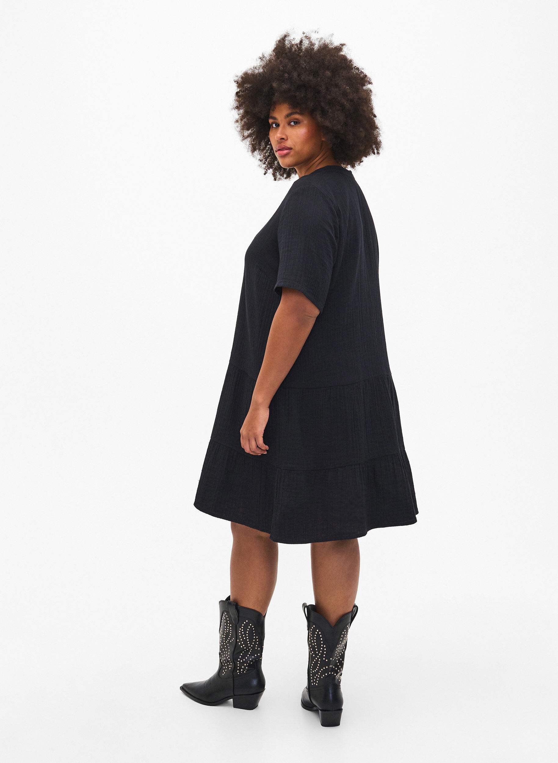 Zizzi Robe &agrave; manches courtes en coton 100 %, Black, Model image number 1