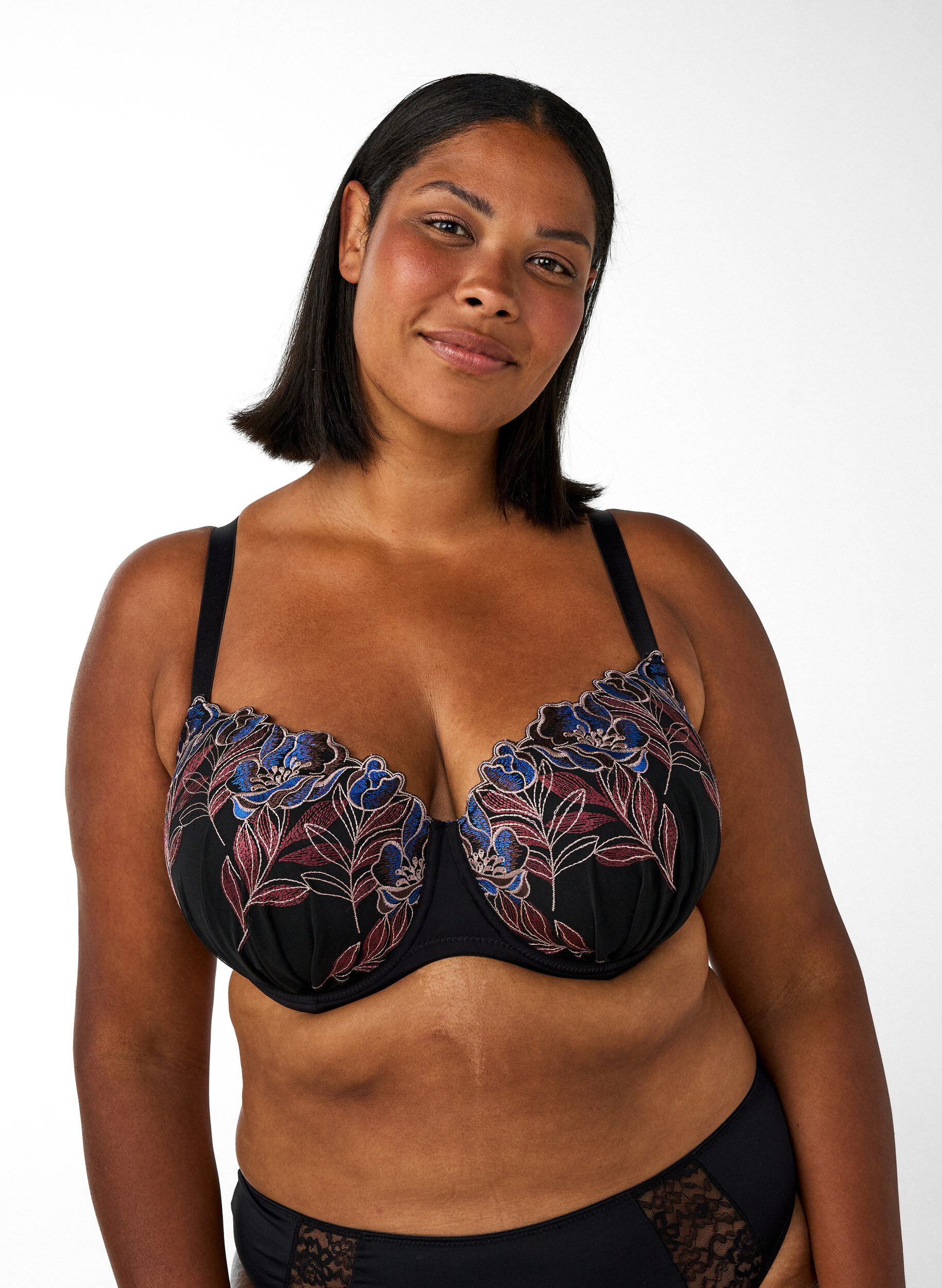 ZizziSoutien-gorge moul&eacute; avec broderie florale, Noir, Model image number 0