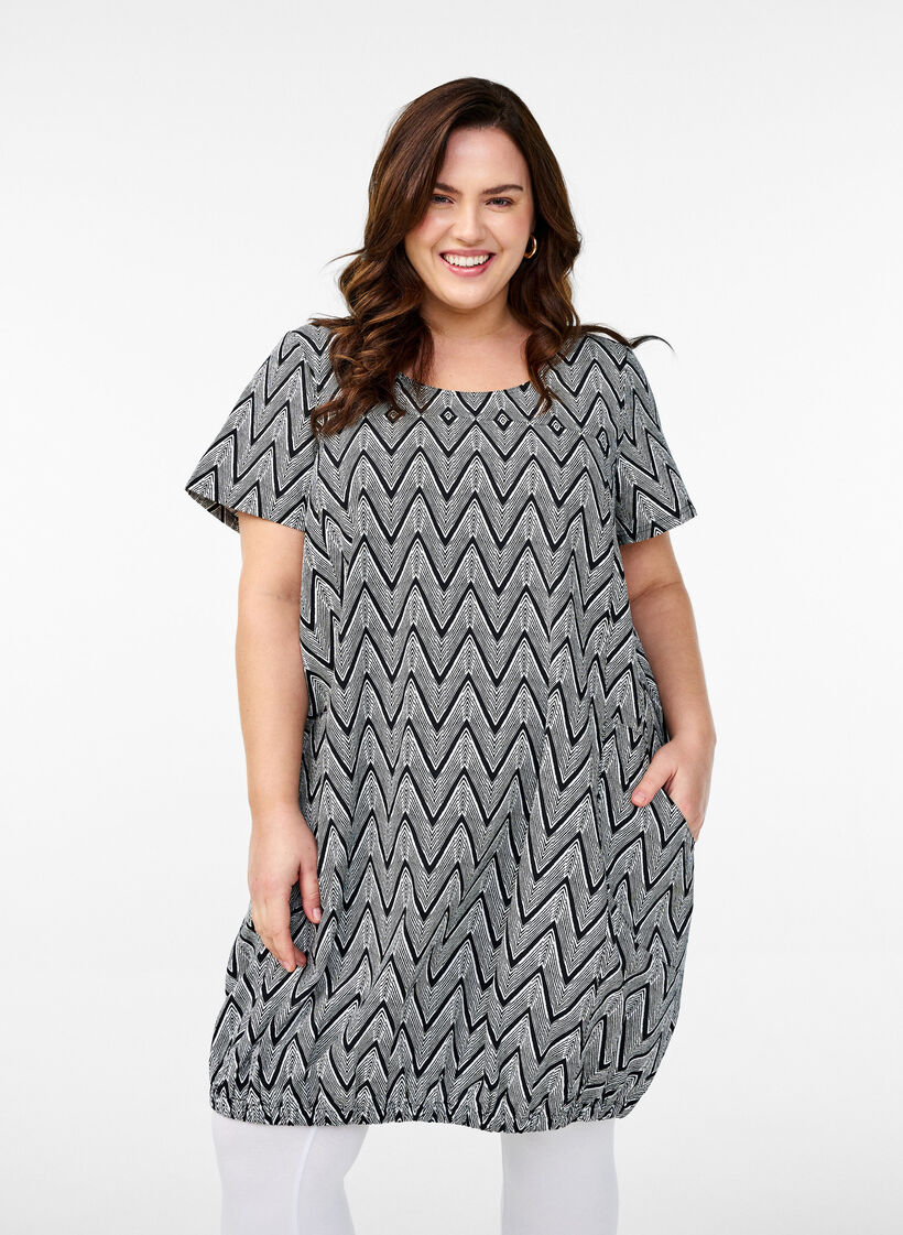 Robe en coton &agrave; manches courtes avec imprim&eacute;, Noir, Model image number 0