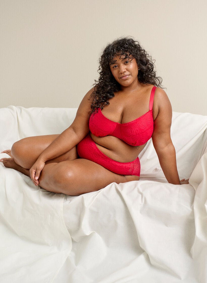 Gewatteerde beha met glanzende microvezel en kanten cups, Rood, Image image number 0