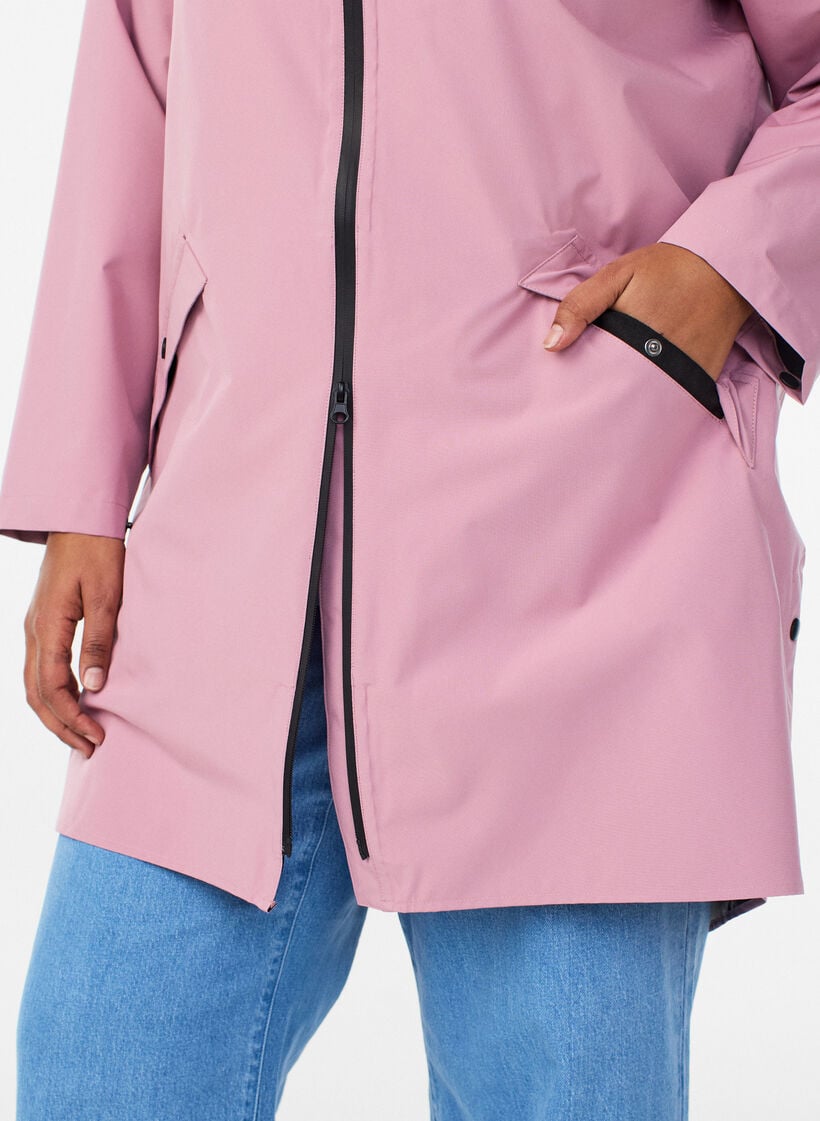 Veste de pluie avec poches et capuche, Rose, Model