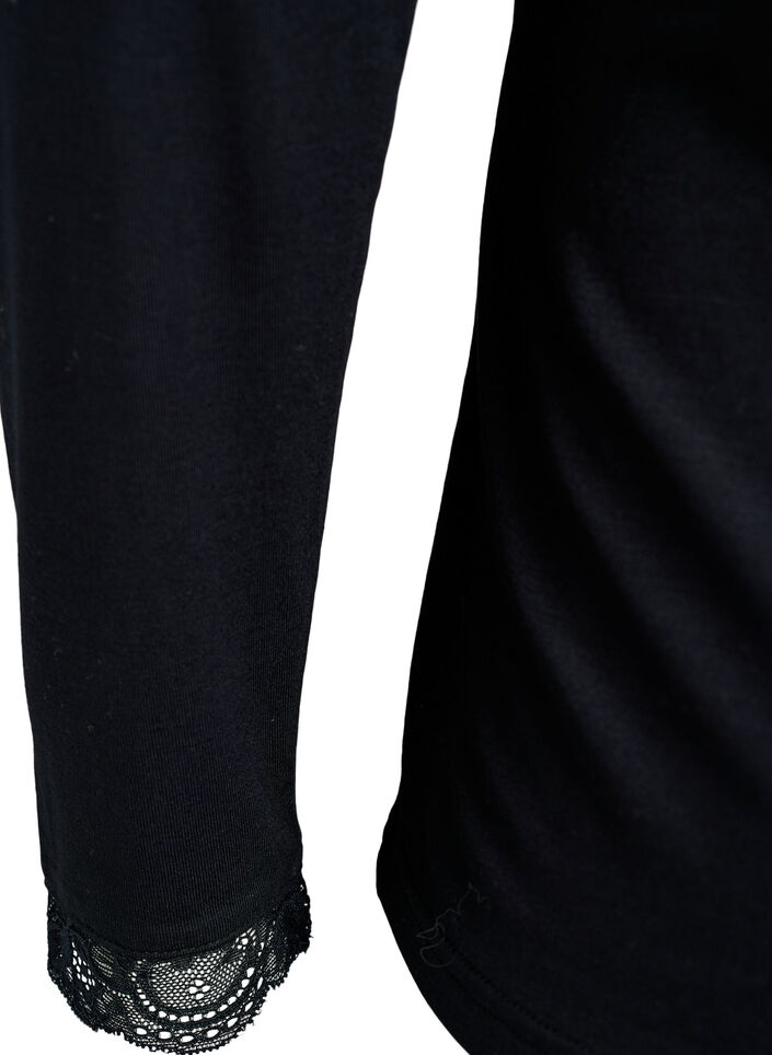 Blouse en viscose avec d&eacute;tails en dentelle et col en V, Noir, Packshot image number 3