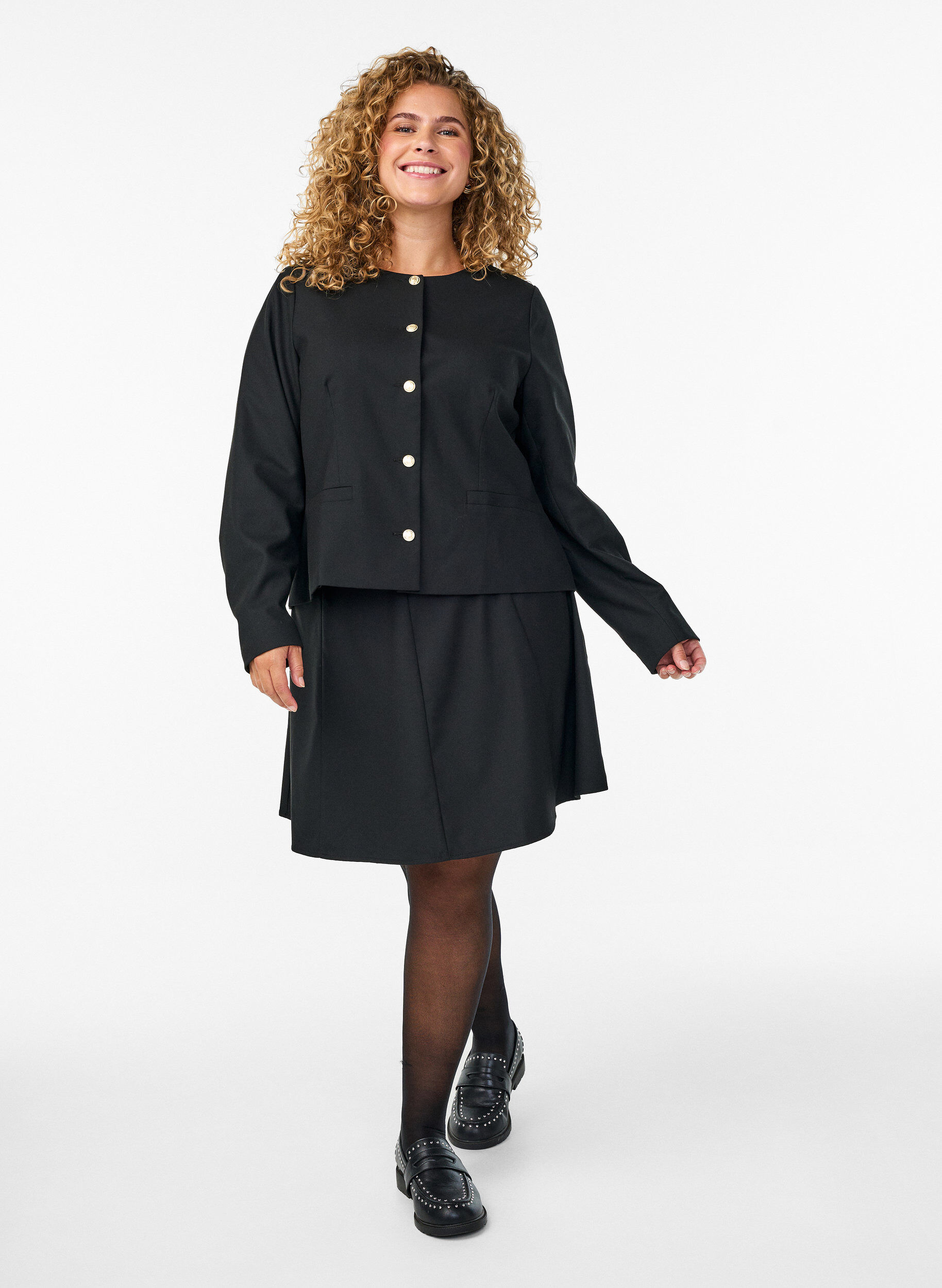 ZizziJupe courte &agrave; coupe &eacute;vas&eacute;e, Noir, Model image number 1