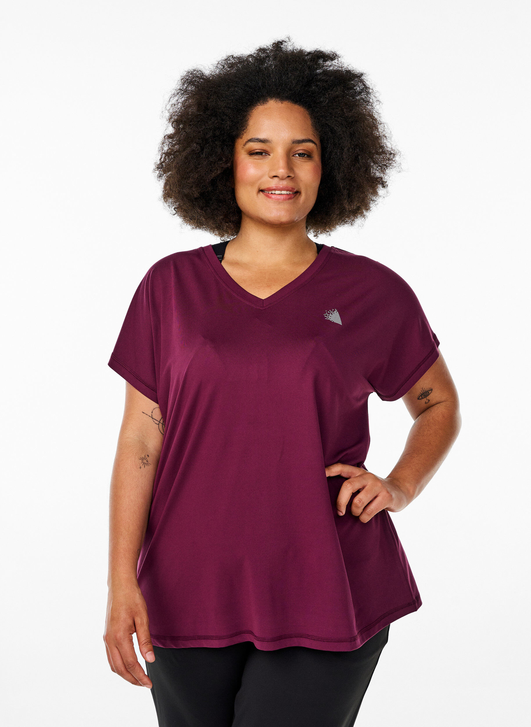 T-shirt de sport ample avec col en v, Bordeaux, Model