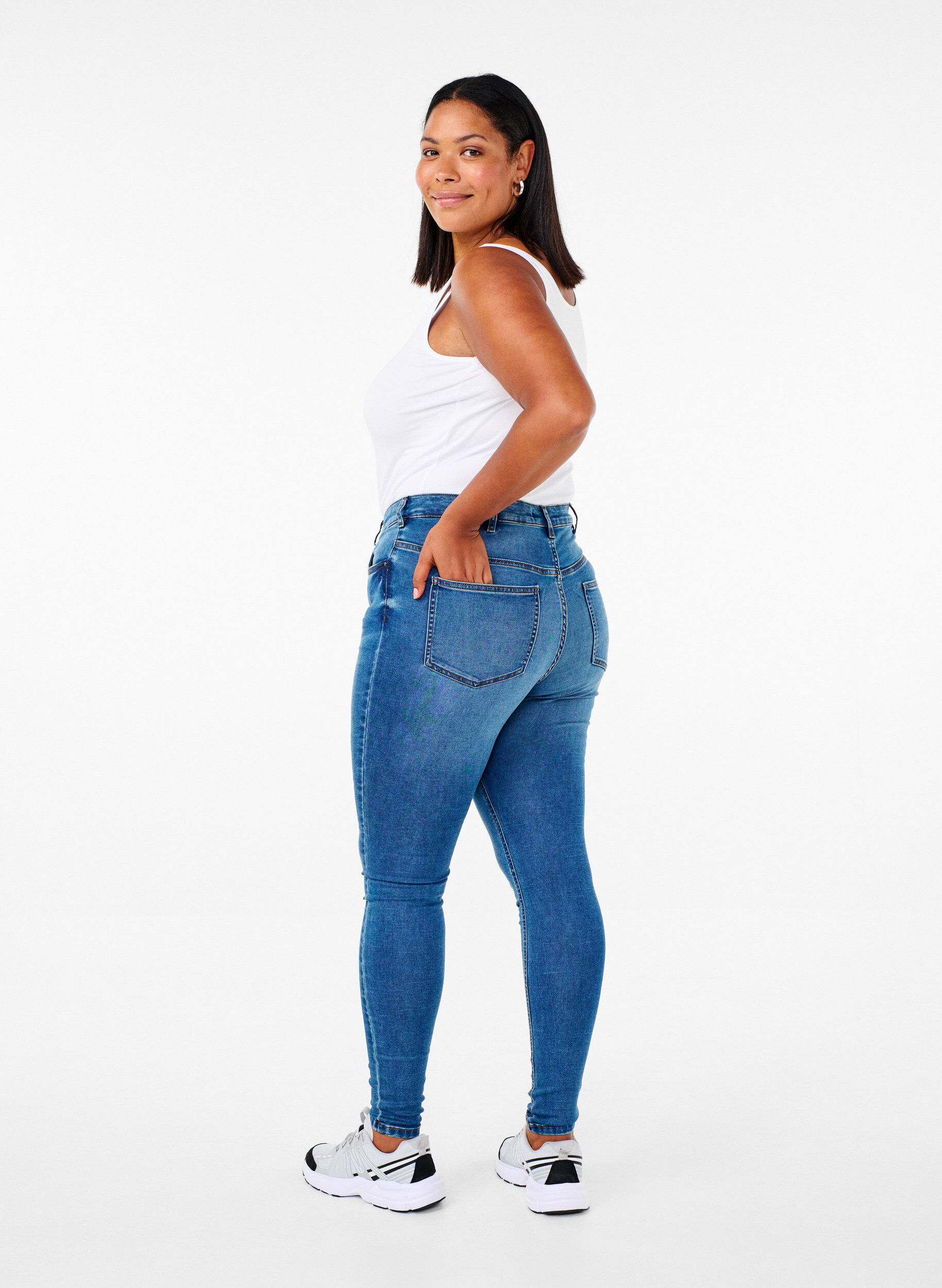 ZizziHigh-waisted Amy jeans met knoopsluiting, Blue Denim, Model image number 1