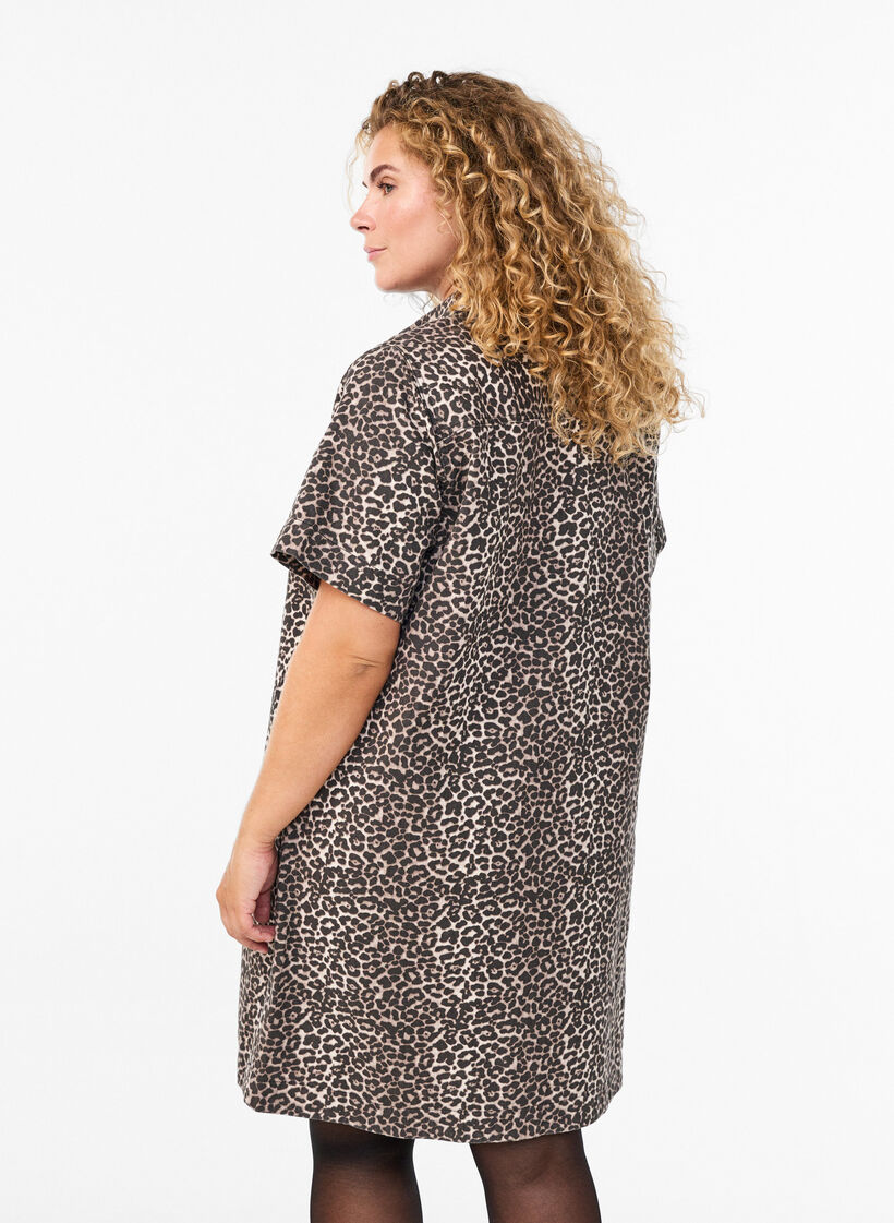 Robe chemise en jean avec imprimé léopard, Marron, Model image number 2