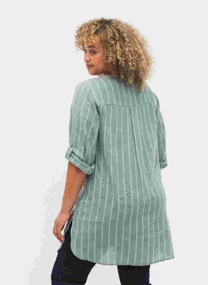 Gestreept v-hals overhemd, Balsam Green Stripe, Model image number 1