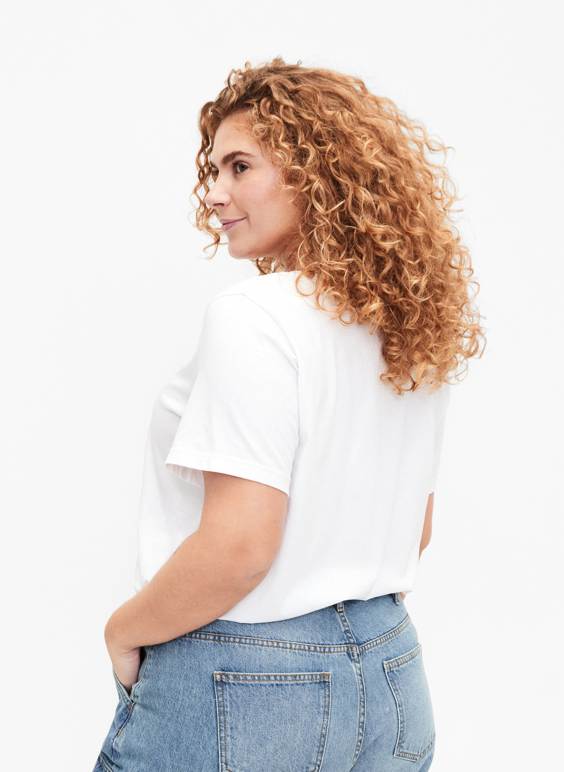 Zizzi T-shirt en coton &agrave; col ras du cou avec impression, B. White W. Hearts, Model image number 1