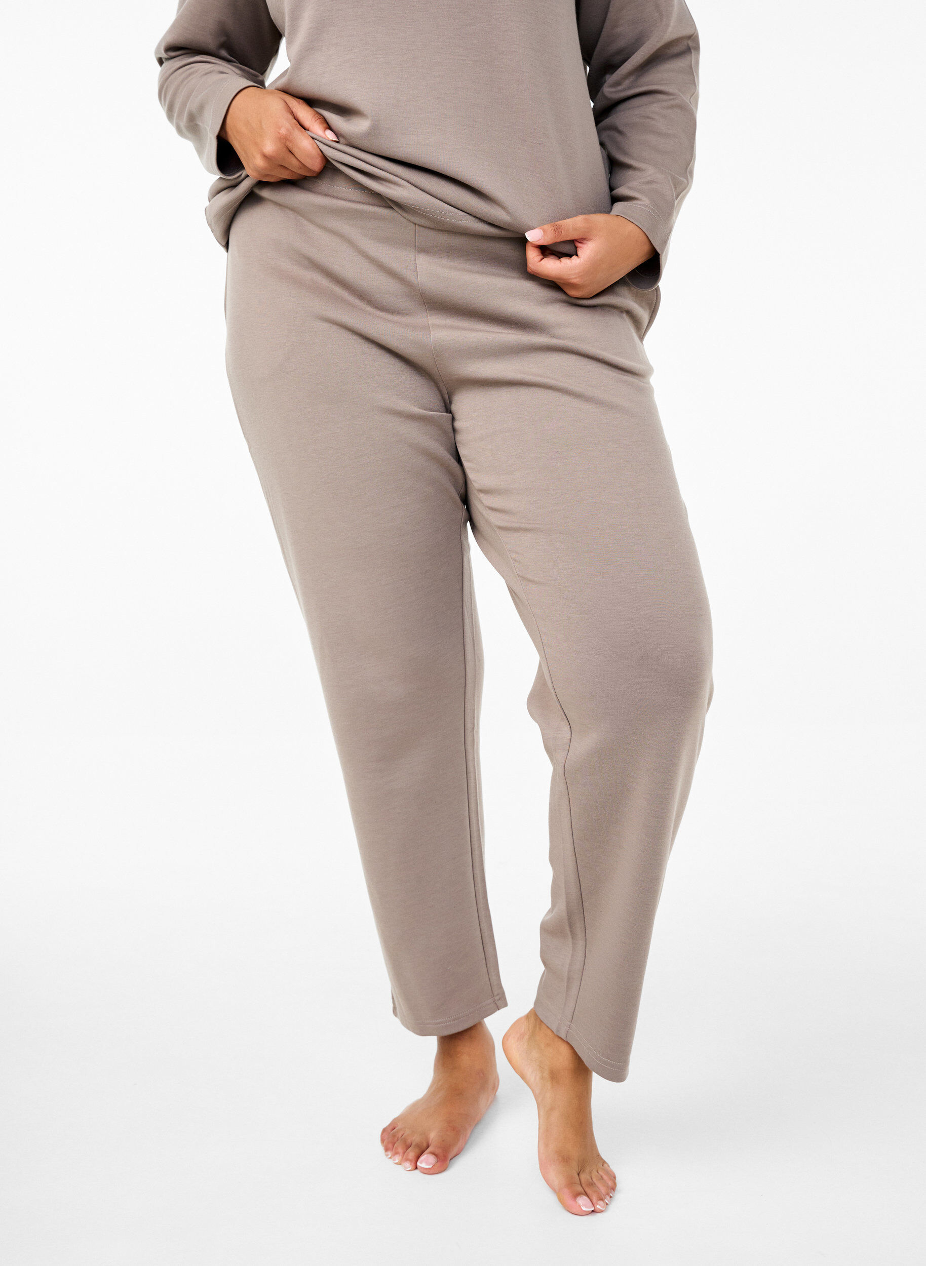 ZizziModal-mix broek met elastische tailleband, Beige, Model image number 2
