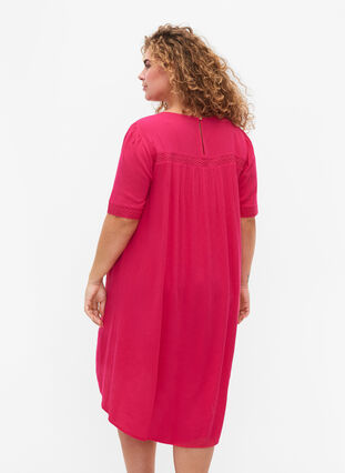 Viscose jurk met kanten randje, Bright Rose, Model image number 1