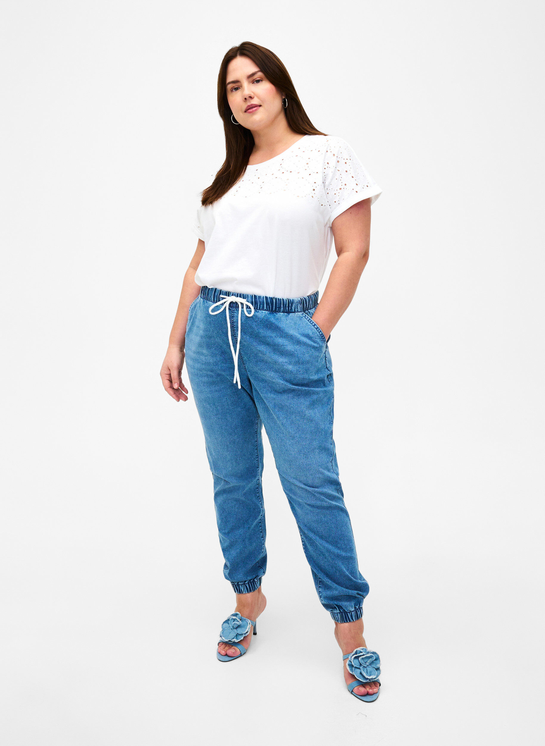 ZizziT-shirt van biologisch katoen met Engels borduurwerk, Bright White, Model image number 2