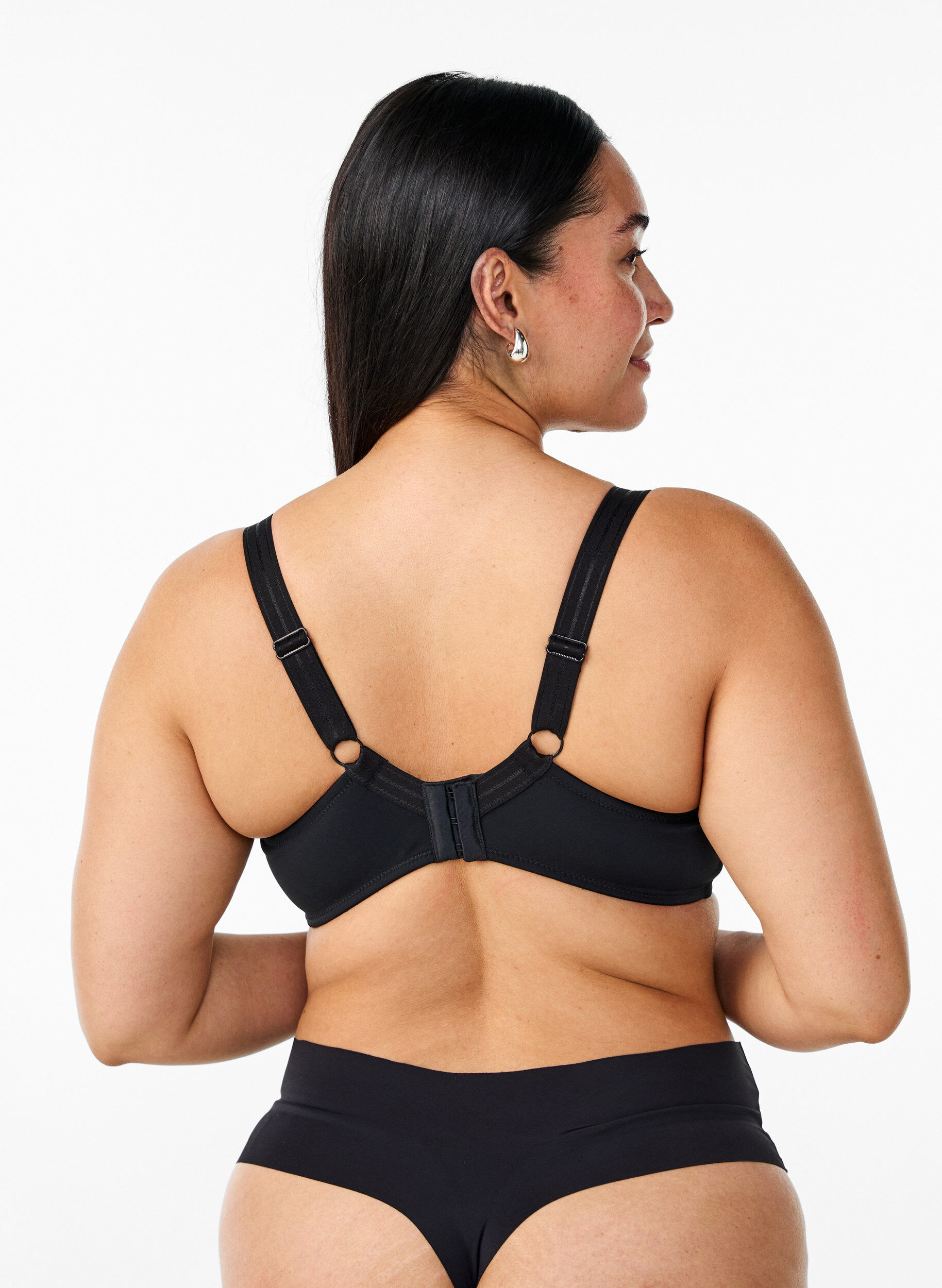 Zizzi Soutien-gorge moul&eacute; couvrant avec maintien &eacute;lev&eacute;, Noir, Model image number 2