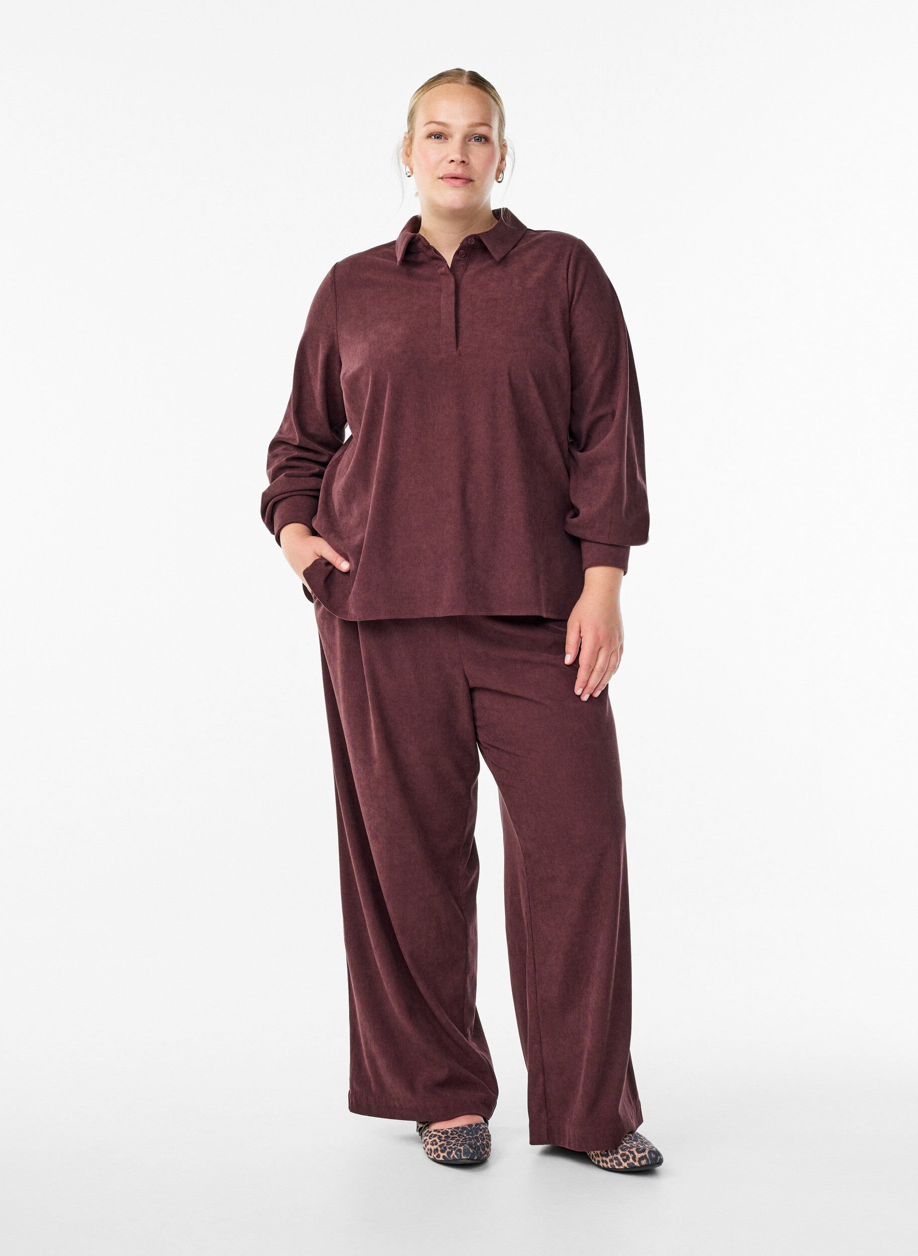 Pantalon ample en velours, Bordeaux fonc&eacute;, Model