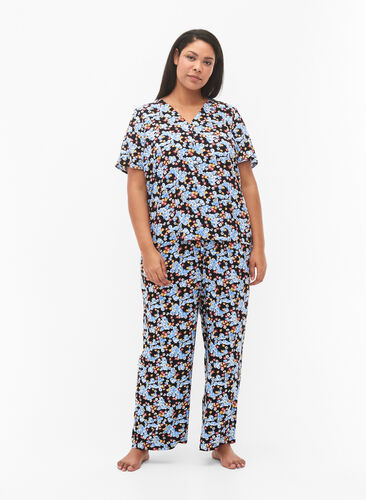 Losse viscose pyjama broek in all-over print, Black Blue Flower, Model image number 0