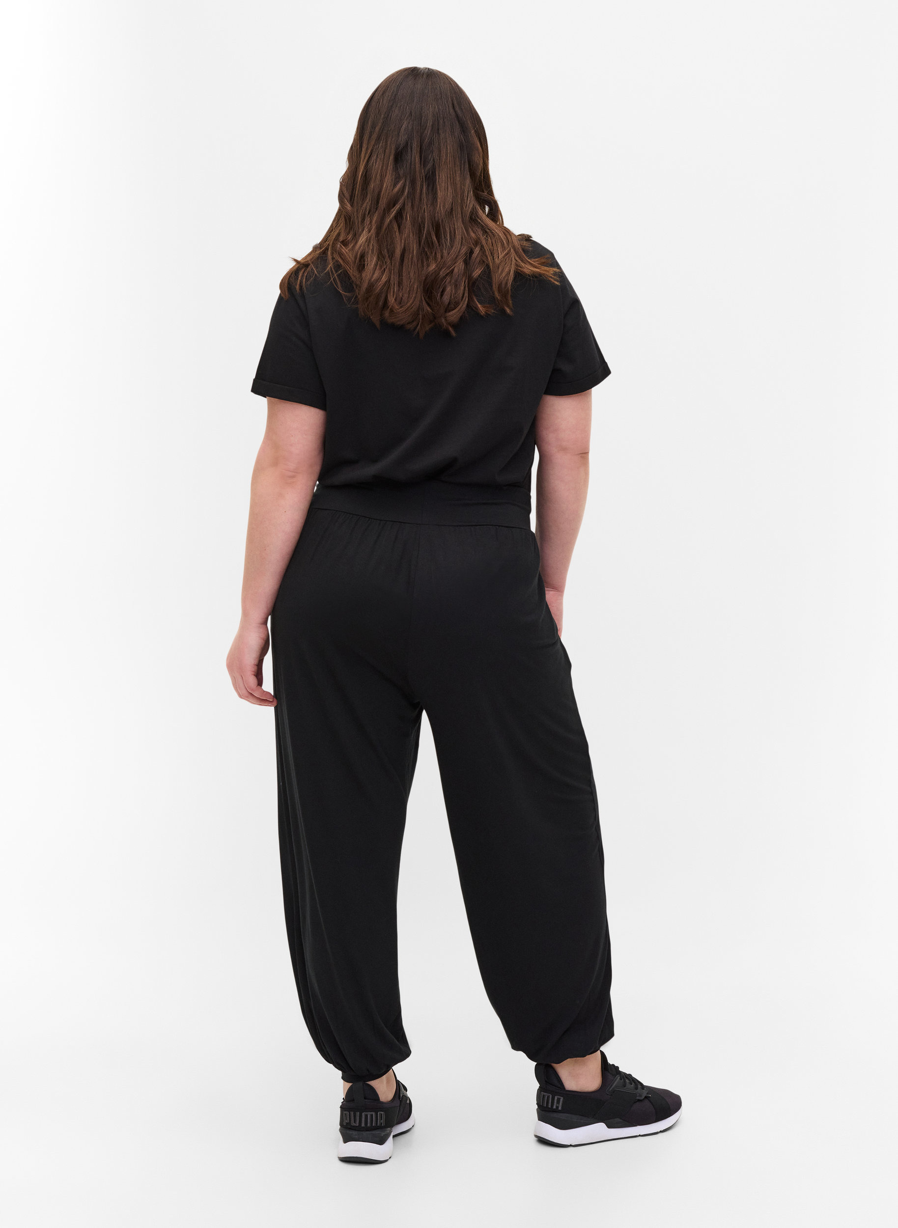 Pantalon ample en viscose avec poches, Black, Model