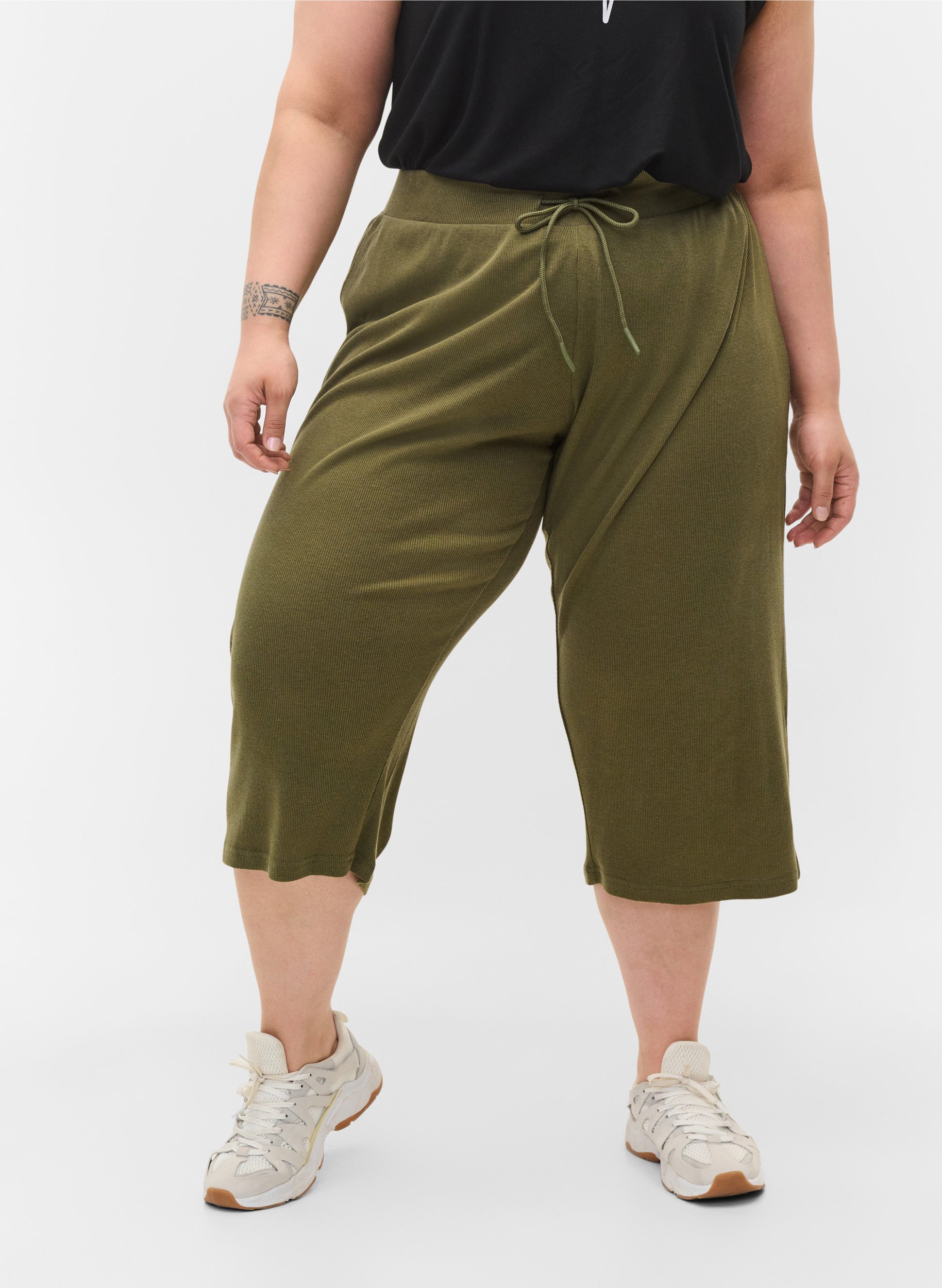 Pantalon-culotte ample en qualité côtelée, Ivy Green, Model image number 2